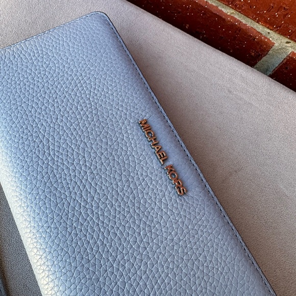 Michael Kors wallet - Picture 10 of 10